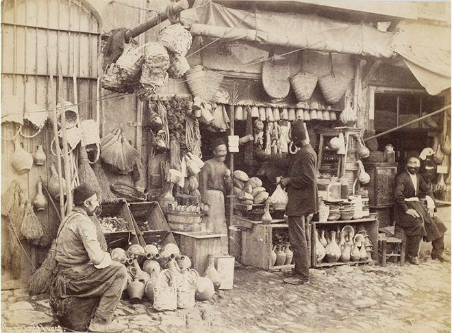 Fotoğraf: Tahtakale'de bir dükkan. 1900'lü yıllar.